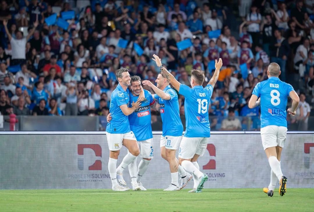 Lavezzi pazzo di Napoli: “Di nuovo a casa! Vi porterò sempre nel cuore” – GALLERY - immagine 6
