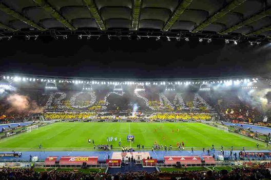 Da dove nasce la forte rivalità di Roma-Napoli? E dire che una volta il Derby del Sud vedeva un solido gemellaggio - (Getty Images) - calcionapoli1926.it Roma-Napoli