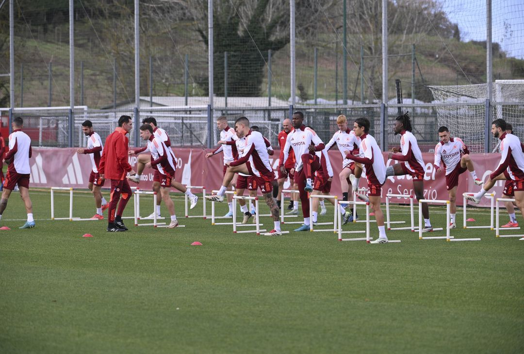 Trigoria, il primo allenamento in vista del Bologna dopo il derby – FOTO GALLERY - immagine 11