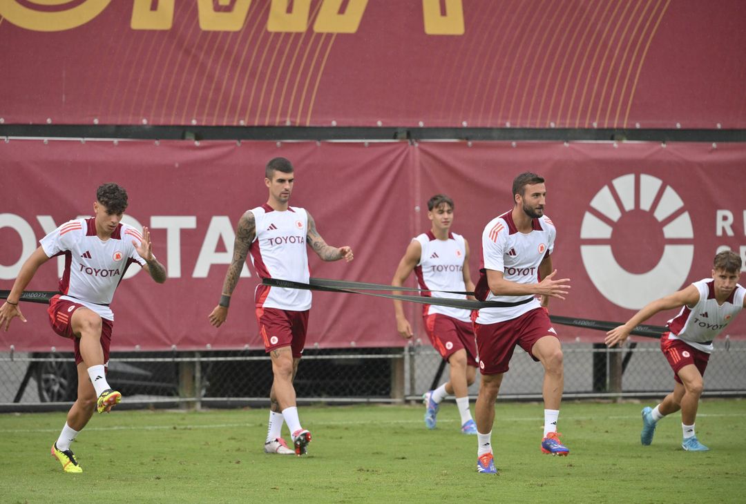 Roma, l’allenamento in vista del Genoa: out Pellegrini e Le Fée – FOTO GALLERY - immagine 2