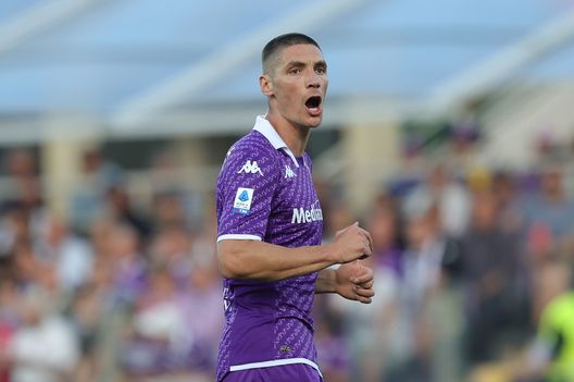 FLORENCE, ITALY - MAY 27: Nikola Milenkovic of ACF Fiorentina reacts during the Serie A match between ACF Fiorentina and AS Roma at Stadio Artemio Franchi on May 27, 2023 in Florence, Italy. (Photo by Gabriele Maltinti/Getty Images) Ok cedere, ma non esageriamo. Commisso blinda Milenkovic, Dodò e non solo- immagine 2