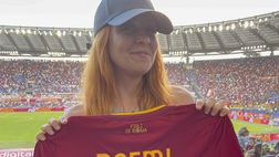 Noemi, il battesimo del nuovo programma su Rai Radio 1 è con la maglia della Roma