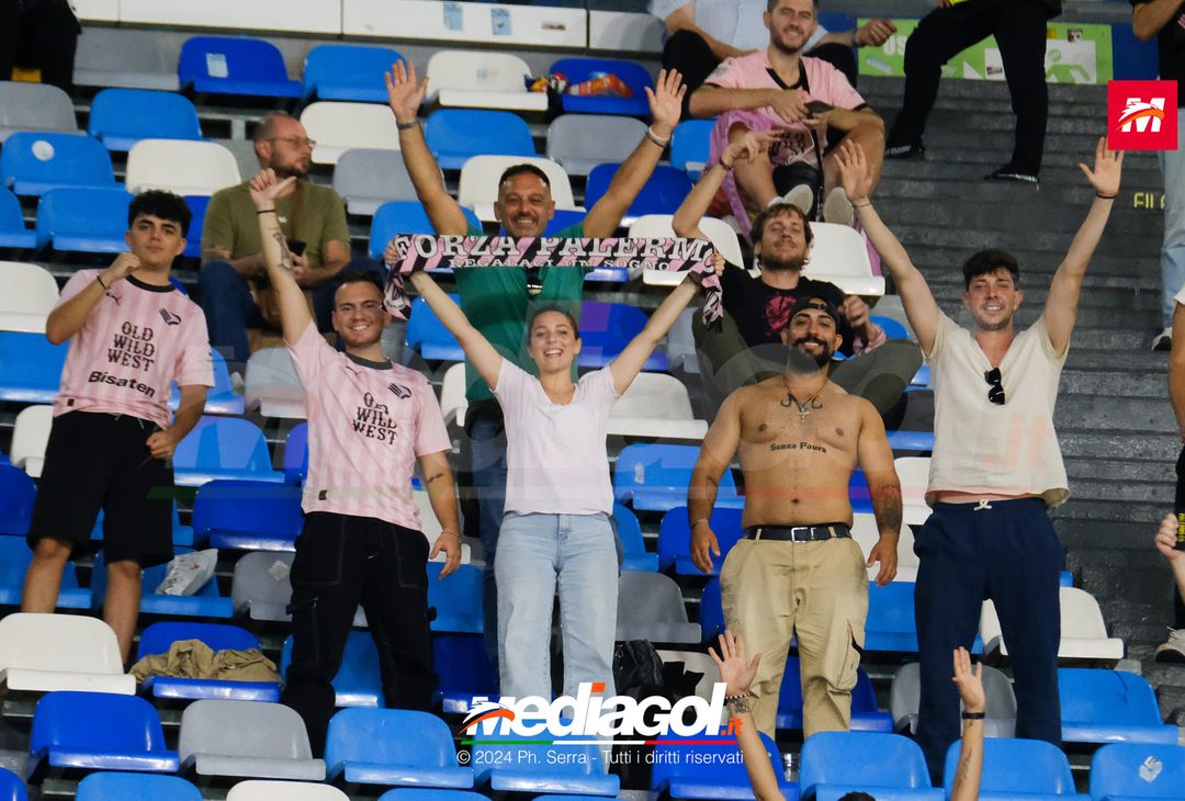 FOTOTIFO Napoli-Palermo 5-0, gli scatti ai tifosi al “Maradona” (GALLERY) - immagine 13