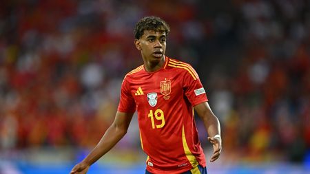 Lamine Yamal, Spagna