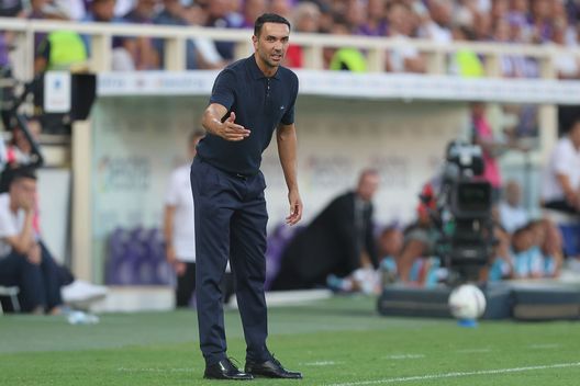 FLORENCE, ITALY - SEPTEMBER 1: Head coach Raffaele Palladino manager of ACF Fiorentina reacts during the Serie A match between Fiorentina and Monza at Stadio Artemio Franchi on September 1, 2024 in Florence, Italy. (Photo by Gabriele Maltinti/Getty Images) Carnasciali: “Deluso dalla prima Fiorentina. Kean buono, ma non basta”- immagine 2