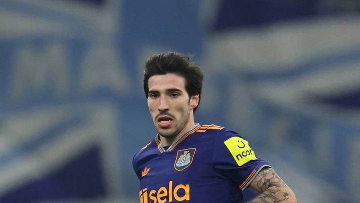 Sandro Tonali (ex centrocampista AC Milan, ora al Newcastle) | Milan News (Getty Images) TOP Video 2025 – Milan, Tonali: 'Tornare a Milanello sarà ...'