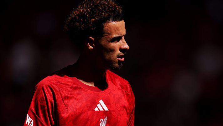 LIVERPOOL, ENGLAND - MAY 24: Curtis Jones of Liverpool warms up ahead of the Premier League match between Liverpool and Brentford at Anfield on May 24, 2026 in Liverpool, England. (Photo by Jack Thomas/Getty Images) Romano: “Jones dà priorità all’Inter, apertura totale! Ieri Ausilio ha parlato col Liverpool e…” - immagine 1