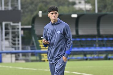 MILAN, ITALY - OCTOBER 05: Thiago Romano of FC Internazionale arrives ahead of the Primavera 1 match between FC Internazionale U20 and Hellas Verona U20 at Konami Youth Development Centre - Interello - in memory of Giacinto Facchetti on October 05, 2024 in Milan, Italy. (Photo by Diego Puletto - Inter via Getty Images) Thiago Romano