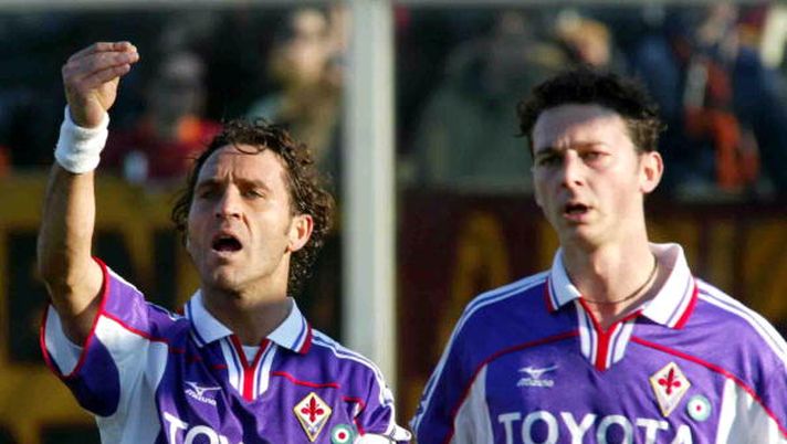 03 Feb 2002: Angelo Di Livio of Fiorentina complains to the referee during the Serie A match between Fiorentina and Roma, played at the Artemio Franchi Stadium, Florence. DIGITAL IMAGE Mandatory Credit: Grazia Neri/ALLSPORT 1° agosto 2002, nel giro di 5 ore la Fiorentina muore e… risorge - immagine 1