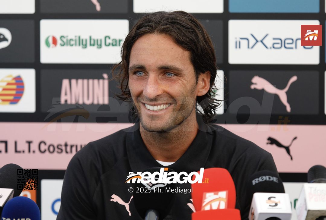 FOTO, Tommaso Augello si presenta in conferenza Palermo FC - immagine 9
