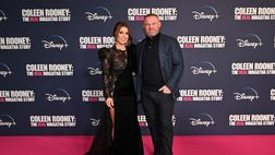 Lady Rooney ha scritto un libro: “Wayne non l’ha voluto leggere. Matrimonio? Voglio spiegare…”