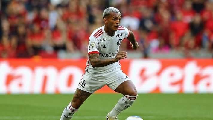 CURITIBA, BRAZIL - JUNE 16: Wesley França of Flamengo, during the match between Athletico Paranaense and Flamengo as part of Brasileirao 2024 at Arena da Baixada on June 16, 2024 in Curitiba, Brazil. (Photo by Heuler Andrey/Getty Images) Wesley Roma