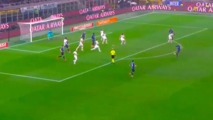 Calvarese: “Gol Arnautovic assolutamente regolare, De Vrij non impatta per questi motivi” - immagine 1