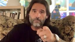 Lele Adani fissa la telecamera: “La Bobo Tv non esiste più, adesso è la Bobo Vieri Tv…”