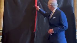 Re Carlo d’Inghilterra svela… la meravigliosa sorpresa del Napoli!