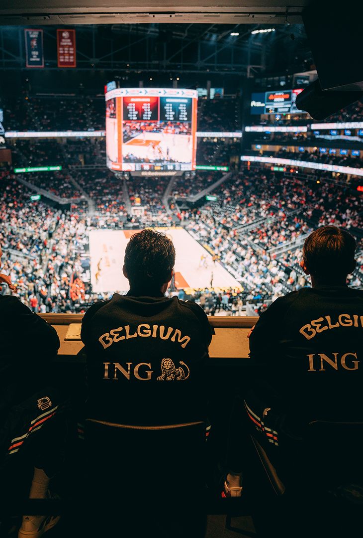 Belgio passione basket negli States: De Bruyne e compagni tifosi speciali! – LE FOTO - immagine 9