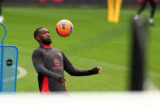 Fikayo Tomori, tutto ok dopo il problema al ginocchio di Bergamo (Photo by Giuseppe Cottini/AC Milan via Getty Images) Leao, Tomori e gli altri Nazionali oggi a Milanello: tutte le foto