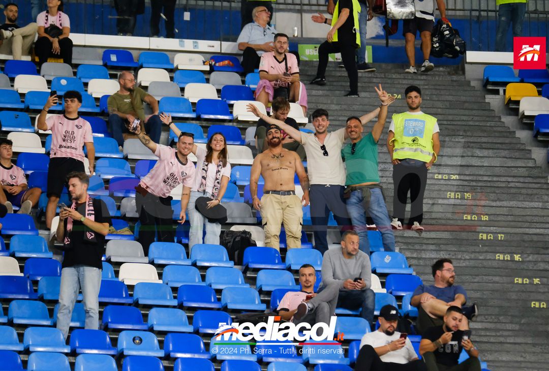 FOTOTIFO Napoli-Palermo 5-0, gli scatti ai tifosi al “Maradona” (GALLERY) - immagine 7