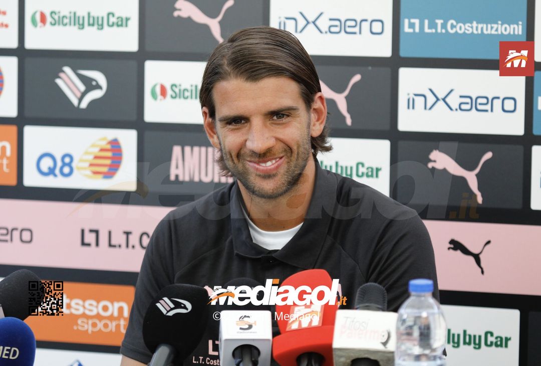 FOTO, Ceccaroni: sorrisi e promesse in conferenza stampa - immagine 6