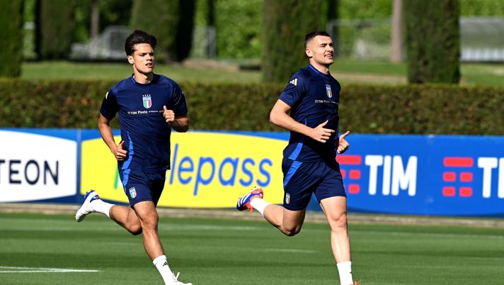 FLORENCE, ITALY - MAY 31: Samuele Ricci and Alessandro Buongiorno of Italy in action during a Italy training session at Centro Tecnico Federale di Coverciano on May 31, 2024 in Florence, Italy. (Photo by Claudio Villa/Getty Images) L’Italia sfida la Turchia in amichevole: gara importante per i tre granata - immagine 1