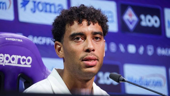 GERMOGLI PH: 15 LUGLIO 2026 ROCCO B COMMISSO VIOLA PARK CONFERENZA STAMPA DI PRESENTAZIONE DEL NUOVO GIOCATORE DELLA FIORENTINA ARTUR ATTA NELLA FOTO ATTA Atta