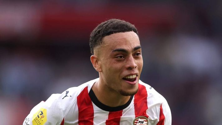 Sergiño Dest, ex Milan, festeggia il titolo con il PSV: stagione da 24 presenze e 6 assist per il terzino statunitense