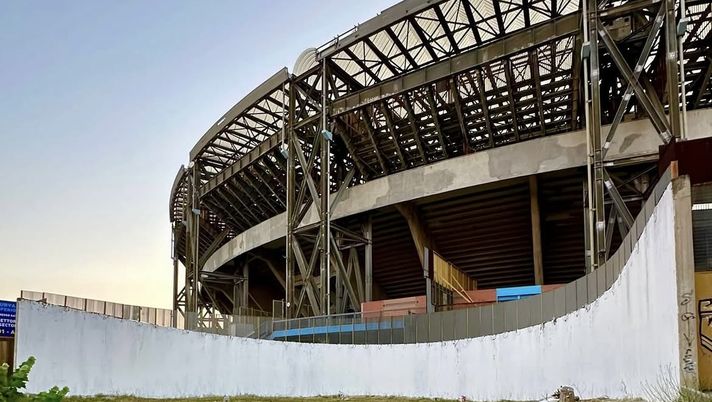 Jorit annuncia un murale al Maradona: “Scegliete i 10 volti della squadra dei sogni” - immagine 1