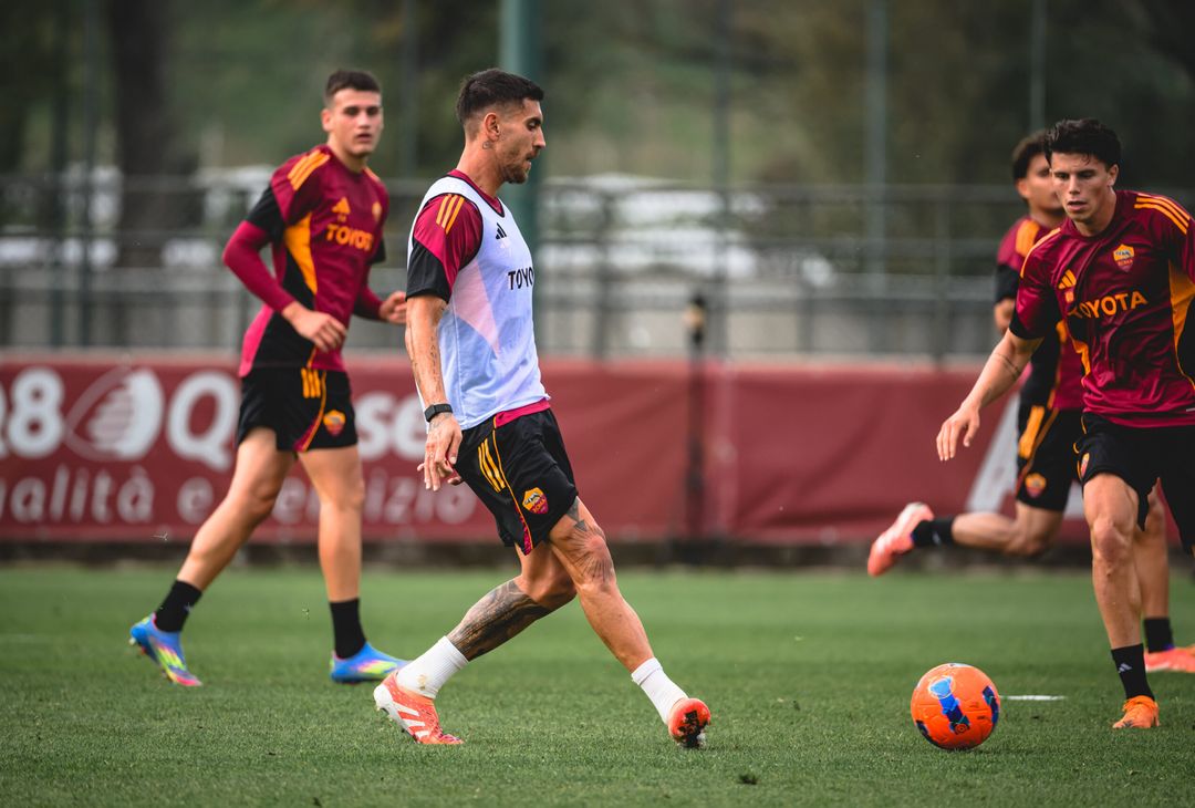 Trigoria, Roma in campo per l’allenamento del venerdì – FOTO GALLERY - immagine 23