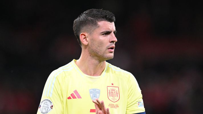 COPENHAGEN, DENMARK - NOVEMBER 15: Álvaro Morata of Spagna acknowledges the fans after the UEFA Nations League 2024/25 League A Group A4 match between Denmark and Spain at on November 15, 2024 in Copenhagen, Denmark. (Photo by Stuart Franklin/Getty Images) morata