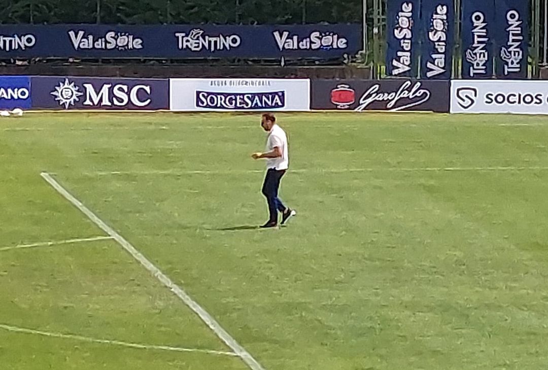 GALLERY Manna parla al telefono al termine dell’allenamento: indizi di mercato?- immagine 1