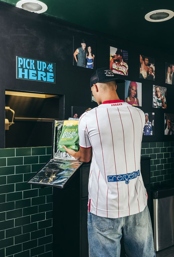 La maglia Home del Calcio Padova 2023/24 - immagine 11