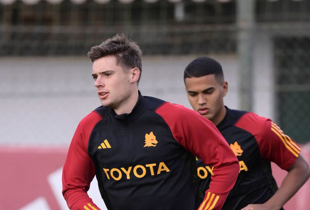 Roma, seduta con vista sul Lecce: in gruppo Dybala e Renato Sanches – FOTO GALLERY - immagine 48