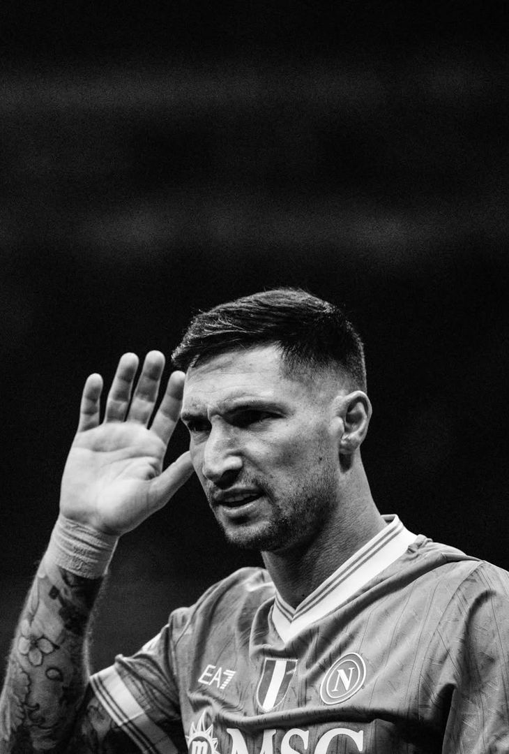 Il rammarico per i due gol subiti e la capacità di reagire mostrata soprattutto da Scott McTominay attraverso la doppietta personale: due facce della stessa medaglia che compongono il riassunto 'in bianco e nero' di Inter-Napoli realizzato dall'admin dell'account Instagram della compagine partenopea.