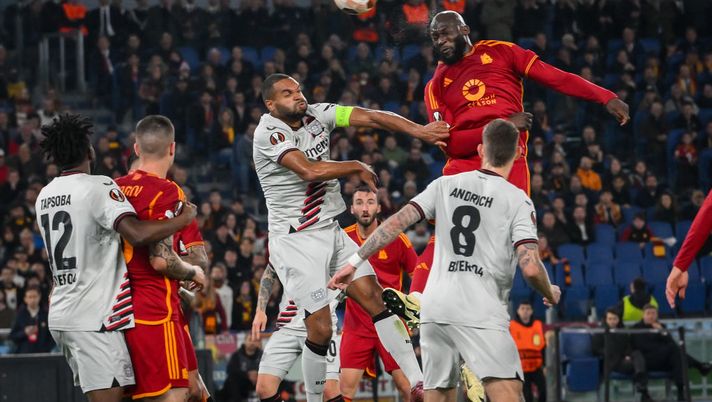 Troppo Bayer, Roma a terra. Tedeschi padroni, Karsdorp sbaglia ora è durissima - immagine 1