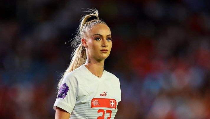 Proposta indecente alla calciatrice dell’Aston Villa: “100.000 franchi in cambio di sesso” - immagine 1