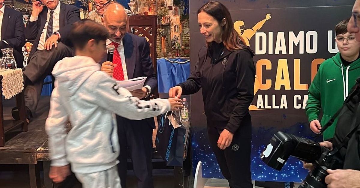 Valentina De Laurentiis cuore d’oro: invia regali di Natale ai bambini ...