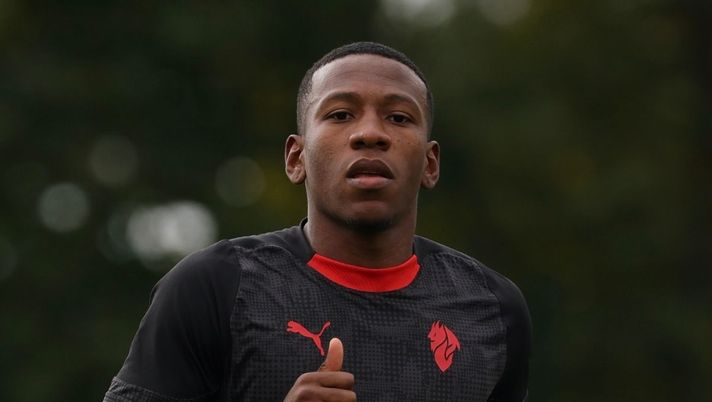 Milan, non si registrano novità positive per Estupinan: contro la Fiorentina non ci sarà