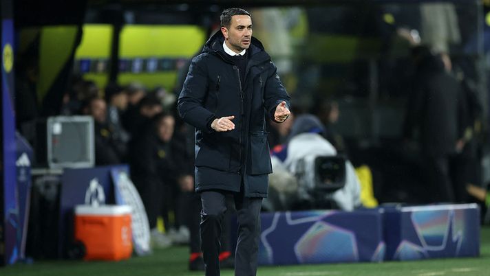DORTMUND, GERMANY - FEBRUARY 17: Head coach Raffaele Palladino of Atalanta BC reacts during the UEFA Champions League 2025/26 League Knockout Play-off First Leg match between Borussia Dortmund and Atalanta BC at BVB Stadion Dortmund on February 17, 2026 in Dortmund, Germany. (Photo by Alex Grimm/Getty Images) Sassuolo-Atalanta, dove vedere la gara in diretta TV e in streaming live - immagine 1