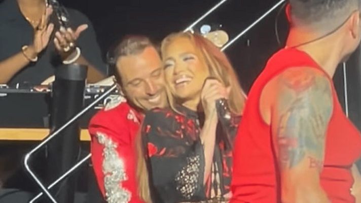 Sul palco con Jennifer Lopez, Giofré: “Cuore pieno di gioia. Ballare con te…” Sul palco con Jennifer Lopez, Giofré: “Cuore pieno di gioia. Ballare con te…” - immagine 1