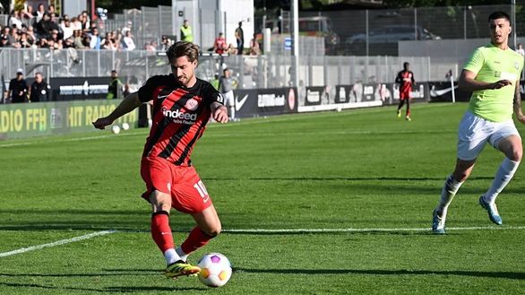 Eintracht, il portiere Trapp realizza una doppietta in amichevole col numero 10- immagine 2