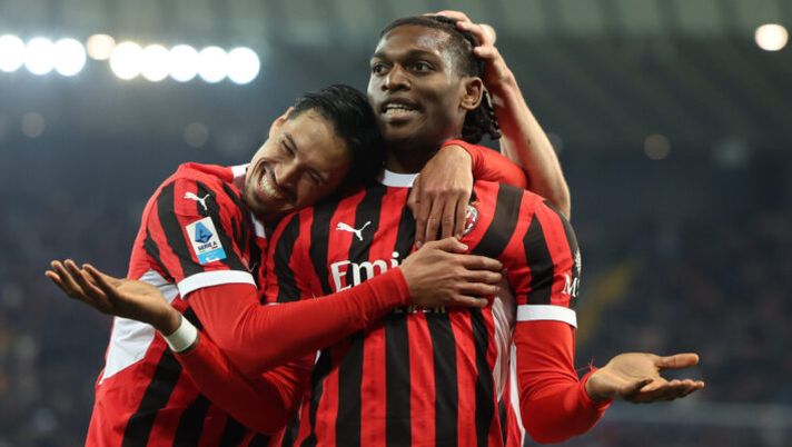 UDINE, ITALY - APRIL 11: Rafael Leao of AC Milan
celebrates with Tijjani Reijnders after scoring the goal during the Serie A match between Udinese and AC Milan at Stadio Friuli on April 11, 2025 in Udine, Italy. (Photo by Claudio Villa/AC Milan via Getty Images) Reijnders esalta Leao: “È super, tutti sanno quanto è forte e in campo lo cerco così” - immagine 1