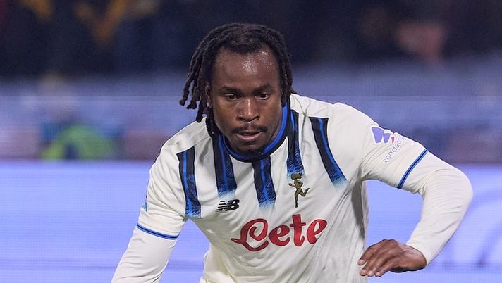 CREMONA, ITALY - OCTOBER 25: Ademola Lookman of Atalanta in action during the Serie A match between US Cremonese and Atalanta BC at Stadio Giovanni Zini on October 25, 2025 in Cremona, Italy. (Photo by Emmanuele Ciancaglini/Getty Images) Lookman: “Alcune cose successe si sanno, altre invece no! Come sto ora e con Palladino…” - immagine 1