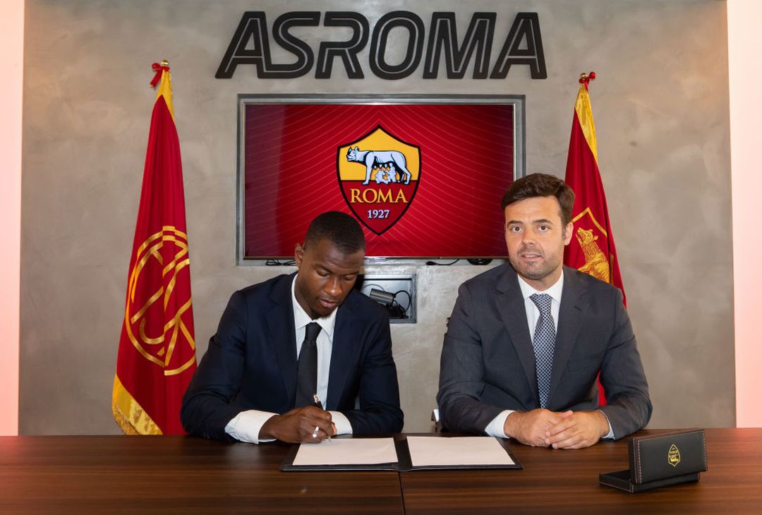 Roma, i primi scatti di Ndicka con la maglia giallorossa – FOTO GALLERY - immagine 3