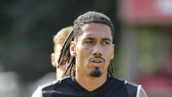 ROME, ITALY - AUGUST 31: AS Roma player Chris Smalling during training session at Centro Sportivo Fulvio Bernardini on August 31, 2023 in Rome, Italy. (Photo by Luciano Rossi/AS Roma via Getty Images) Pellegrini out, Smalling cerca il recupero - immagine 1