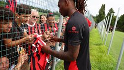 Lacrime catalane, Sport e Mundo Deportivo: “Il Milan blinda Leao”
