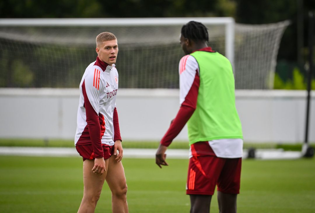 Roma, primo allenamento in Inghilterra per Dovbyk – FOTO GALLERY - immagine 16