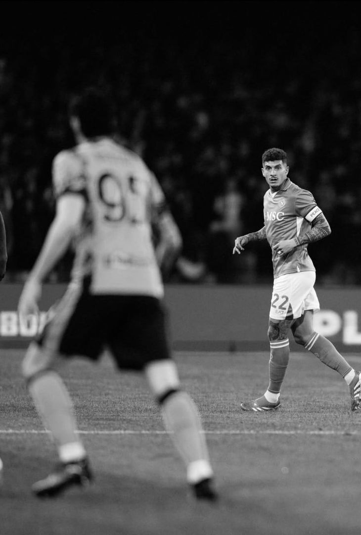 Il Napoli ha pubblicato sui suoi profili social una serie di scatti che ritraggono gli azzurri in alcuni momenti salienti del big match contro l'Inter.