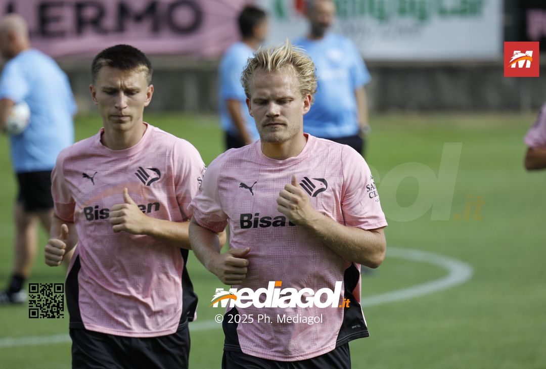 FOTO, Ritiro Palermo FC: la gallery del primo giorno di allenamenti a Chatillon - immagine 12