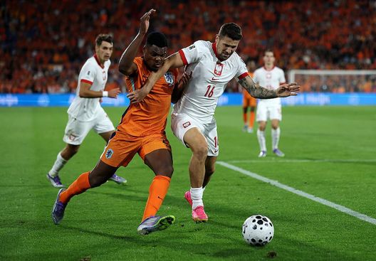 Pallone d’Oro, il siparietto tra Dumfries e Van Dijk: “Cosa indossi? Vivi a Milano…Andrà bene”- immagine 2