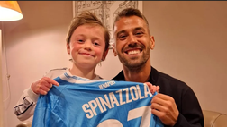 De Bruyne e Spinazzola, cuori d’oro: esultanza con un piccolo tifoso – LA GALLERY